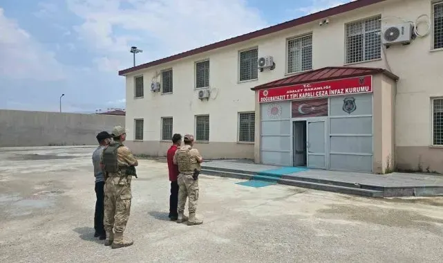 Ağrı'da aranan 2 firari yakalandı