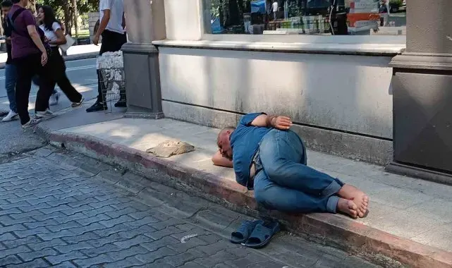 Kaldırım üzerinde uyuya kaldı, ekipler seferber oldu