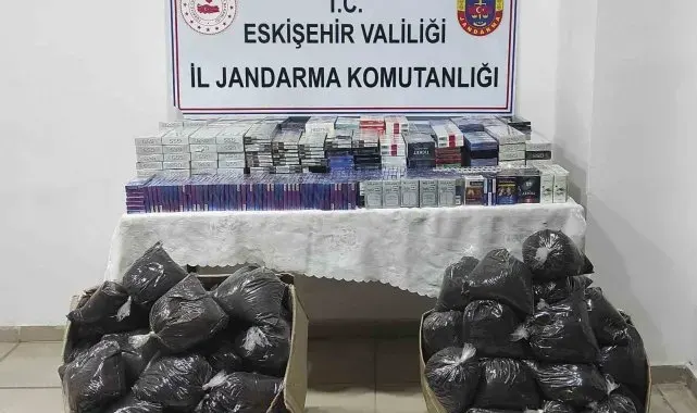 Kaçak sigara ve çayları satamadan jandarma yakaladı