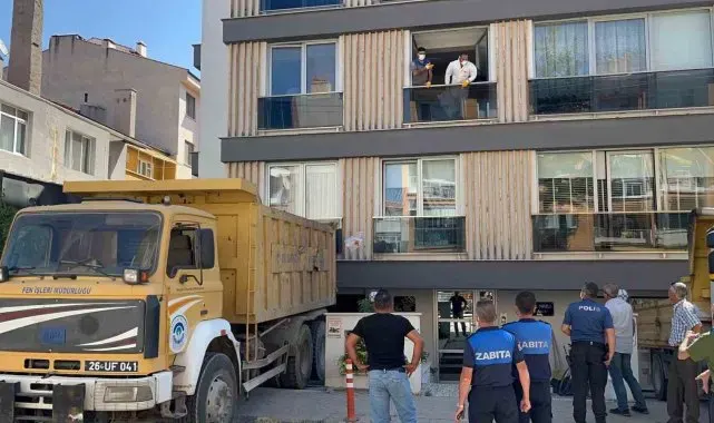 Geçen yıl 50 ton çöpten arındırılan evden 30 ton daha atık çıktı