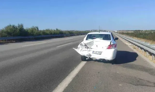 Karacabey'de iki otomobil çarpıştı: 2'si çocuk 4 yaralı