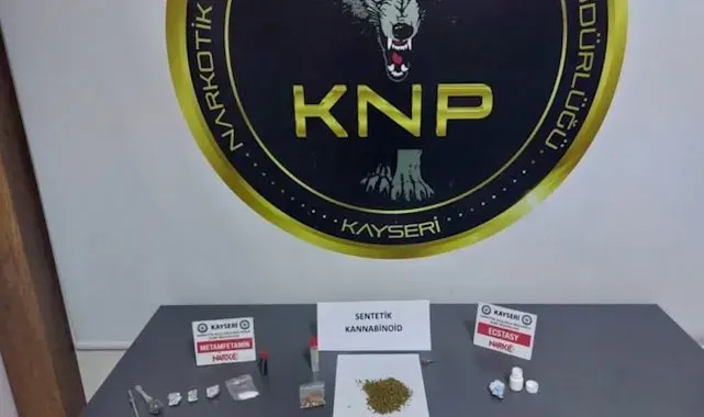 Uyuşturucu tacirlerine geçit yok: 9 gözaltı