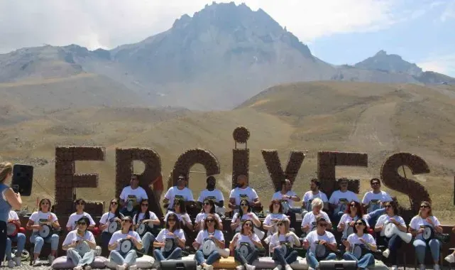 Erciyes'te darbuka şov