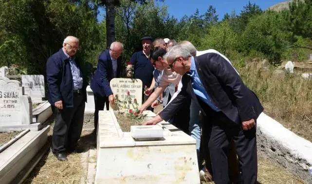 Gazeteci, şair ve yazar Nail Abbas Sayar kabri başında anıldı