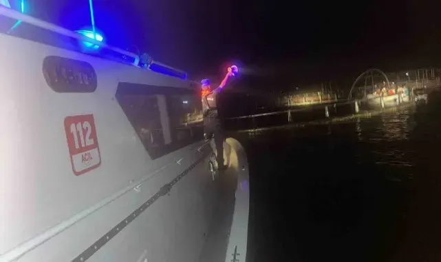 Milas açıklarında 20 düzensiz göçmen ve bir göçmen kaçakçısı yakalandı
