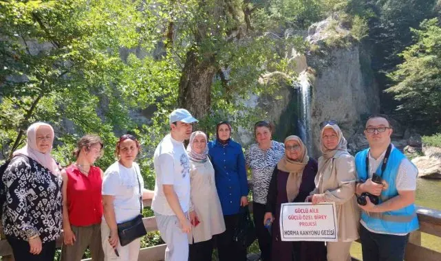 Özel birey ve anneleri doğa ile iç içe unutulmaz bir gün yaşadı