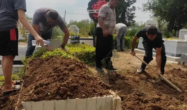 Milli futbolcu Ertaç Özbir'in babası vefat etti