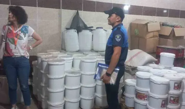 Tonlarca bozulmuş ve etiketsiz ürün imha edildi