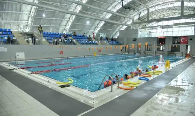 Başkan Özlü minik sporcularla bir araya geldi