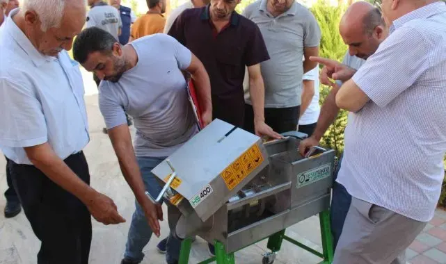 Siirt'te çiftçilere üzüm sıkma makinesi dağıtıldı