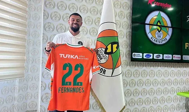 Alanyaspor, AEK forması giyen Paolo Fernandes'i kiralık olarak kadrosuna kattı