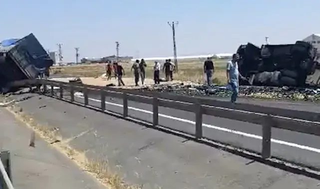 Mardin'de iki tır çarpıştı: 2 yaralı