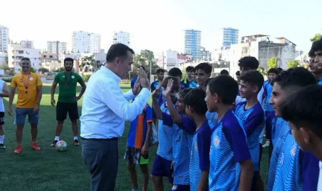 Başkan Özyiğit, şampiyon sporcularla buluştu
