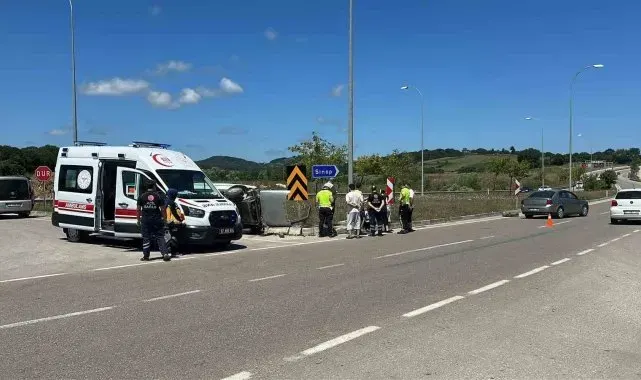 Sinop'ta 2 otomobil çarpıştı: 3 yaralı