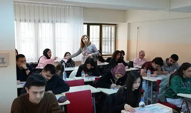 Denizli Büyükşehirden gençlere ücretsiz TYT-AYT kursu desteği