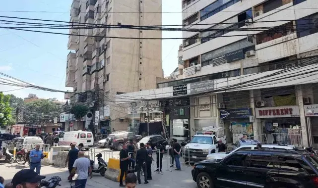 İsrail'in Beyrut'ta vurduğu bina görüntülendi
