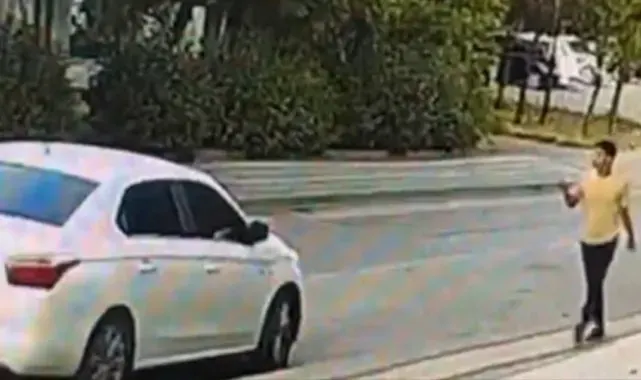 Göz göre göre otomobili çaldılar.. Araç sahibi de yakalamak için böyle koştu