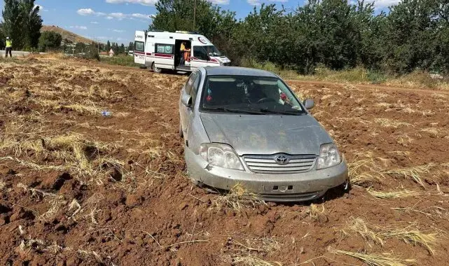 Malatya'da otomobil şarampole düştü: 3 yaralı