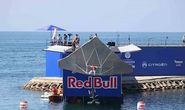 Red Bull Uçuş Günü, Caddebostan Sahili'nde nefes kesti