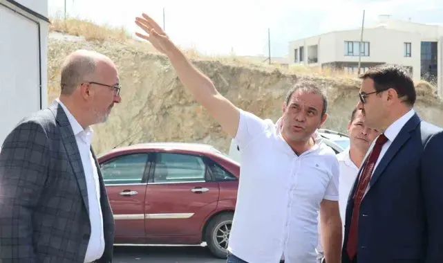 Vali Işın, 1453 Fetih Camii'nin inşaat çalışmalarını inceledi
