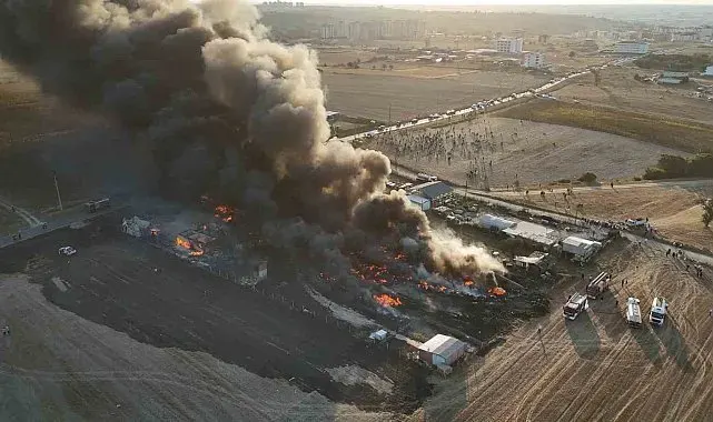 Tekirdağ'da geri dönüşüm tesisinde yangın: Dumanlar gökyüzünü kapladı