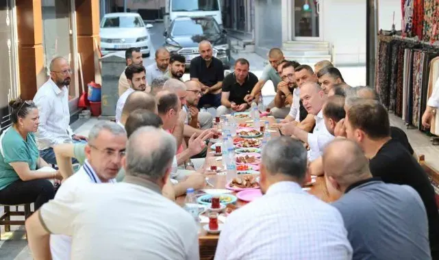 Başkan Özlü "Kızılay meydanı nostaljik bir çarşımız olacak"