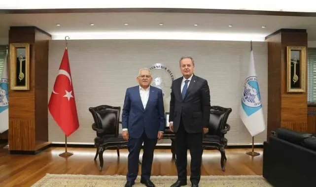 Başkan Büyükkılıç'a Kaymakam Karacan'dan veda ziyareti