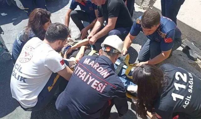 Mardin'de minibüs duvara çarptı: 1 yaralı