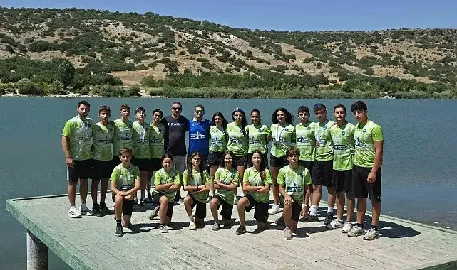 Büyükşehir Belediyespor kanocularından 12 madalya