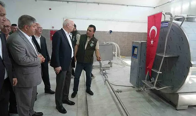 TZOB Genel Başkanı Bayraktar, Malazgirt'te süt toplama merkezini inceledi