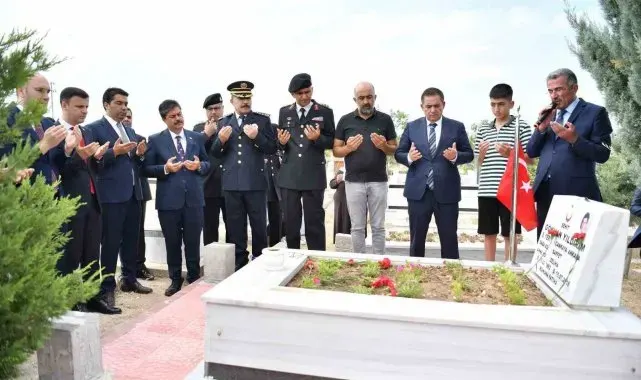 15 Temmuz şehitlerinin kabirleri ziyaret edildi