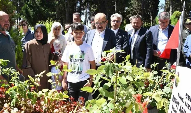 15 Temmuz'da Balıkesir Şehitliği ziyaret edildi