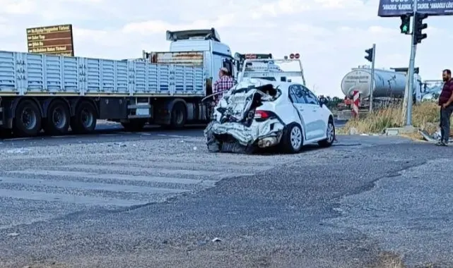 Şanlıurfa'da tır ile otomobil çarpıştı: 5 yaralı