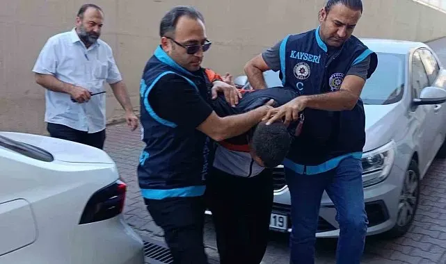 Misafir olarak gittiği evin sahibini bıçaklayarak öldüren şüpheli adliyeye sevk edildi
