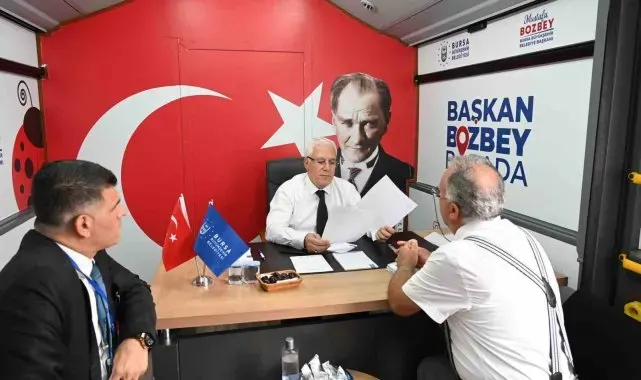 Türkiye'de ilk...Büyükşehir Belediye Başkanı makamını ilçeye taşıdı
