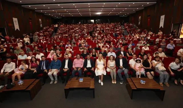 Merkezefendi Engelsiz Yaşam Akademisi'nden sanat dolu yılsonu etkinliği