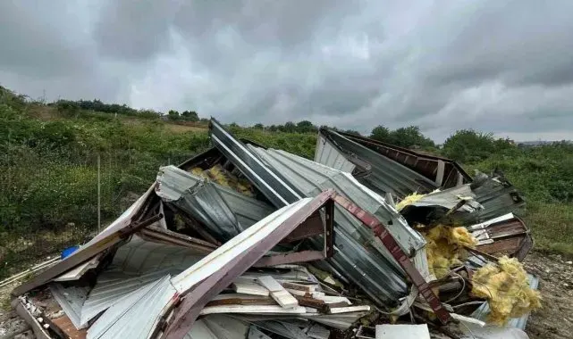 Arnavutköy'de 23 kaçak yapı daha yıkıldı