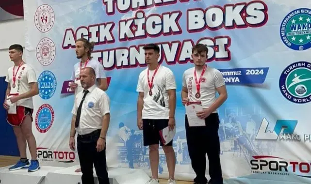 Kick Boks Turnuvası'na Sakaryalı sporcular damga vurdu