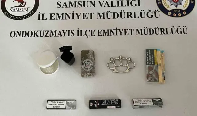 Şüpheli gençlerden uyuşturucu çıktı