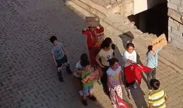 Miniklerden Filistin'e destek yürüyüşü