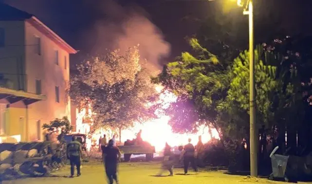 Samanlıktan yükselen alevler mahalleye korku dolu anlar yaşattı