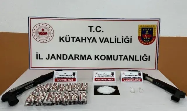 Kütahya'da apart otelde uyuşturucu ve silah ele geçirildi: 3 şüpheli tutuklandı