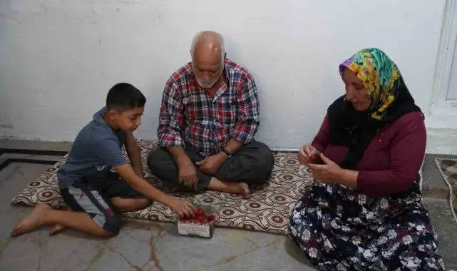 Seranın ürünleri yaşlılara dağıtıldı
