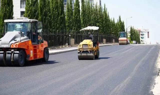 Altınşehir Mahallesinde yollar asfaltlanıyor
