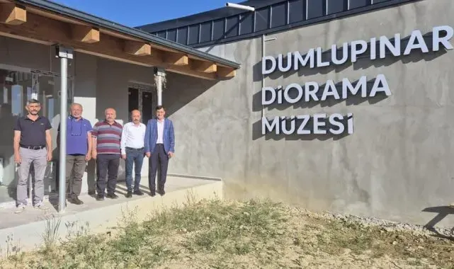 Kahveci, Dumlupınar Diorama Müzesi'nde incelemelerde bulundu