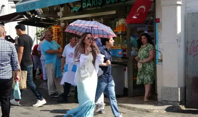 Mega kent İstanbul'da sıcak hava bunalttı