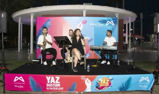 Mersinliler 'Yaz Dostum' konserleriyle müziğe doyuyor