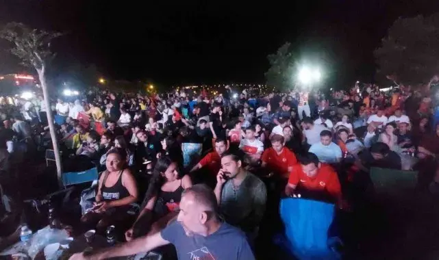 Milli takım maçında adım atılacak yer kalmadı