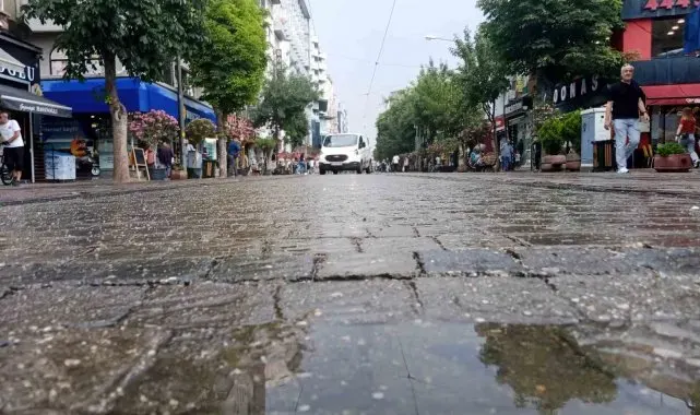 Eskişehir'de ceviz büyüklüğünde dolu yağışı