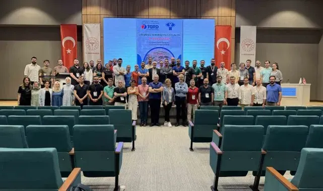 Doktorlar canlı yayında eğitim aldı